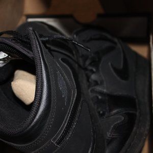 Air Jordan 1 Mid Triple Black GS